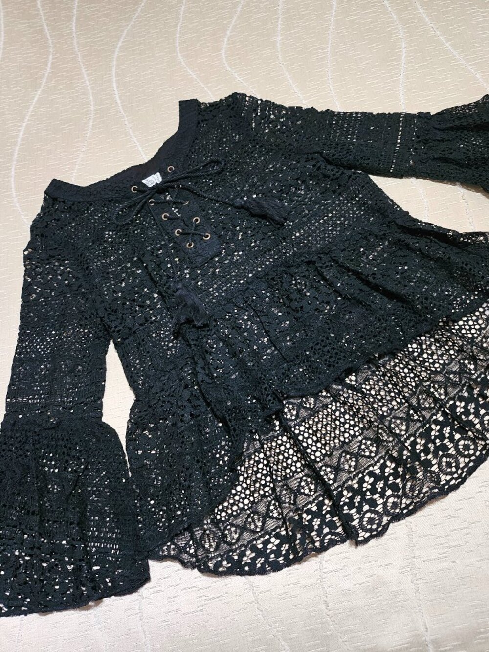 PAPER CRANE BOHO BLACK LACE UNLINED TOP/COVER-UP w/ ASYMETRICAL HEM SIZE S